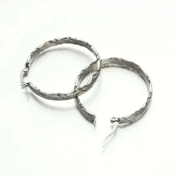 Surgical Stainless Steel Silver Twisted Rope Flat Round Hoop Earrings 36mm - Picture 2 of 2